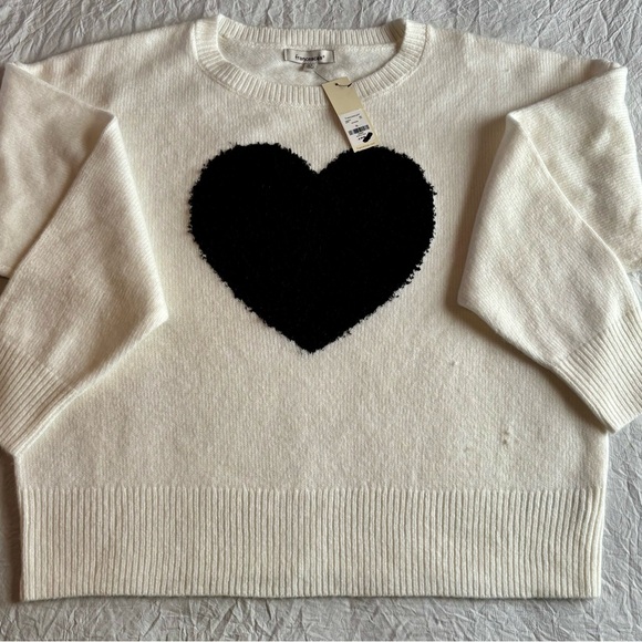Francesca's Collections Emma Heart White and Black Sweater - Picture 2 of 6